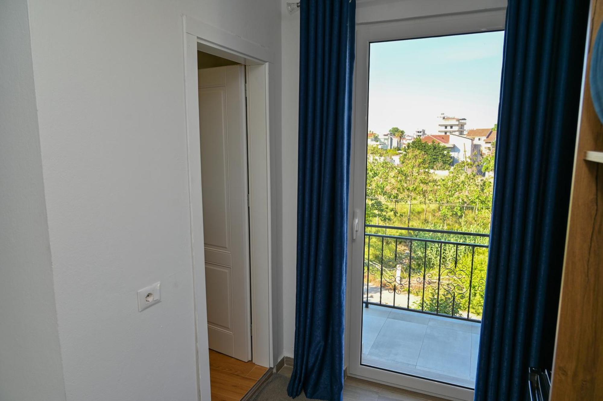 Vila Aaron Durrës Exterior foto