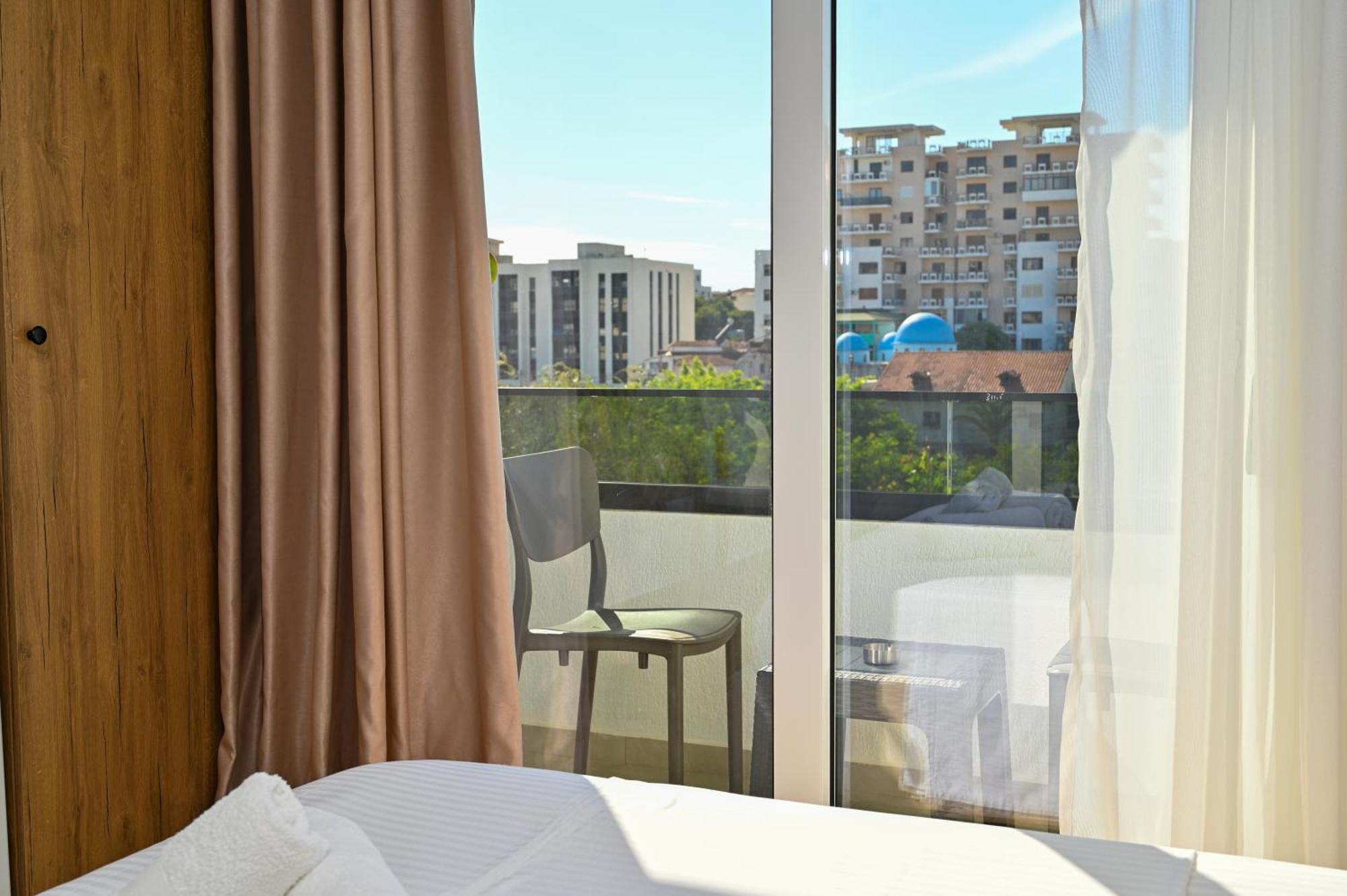 Vila Aaron Durrës Exterior foto