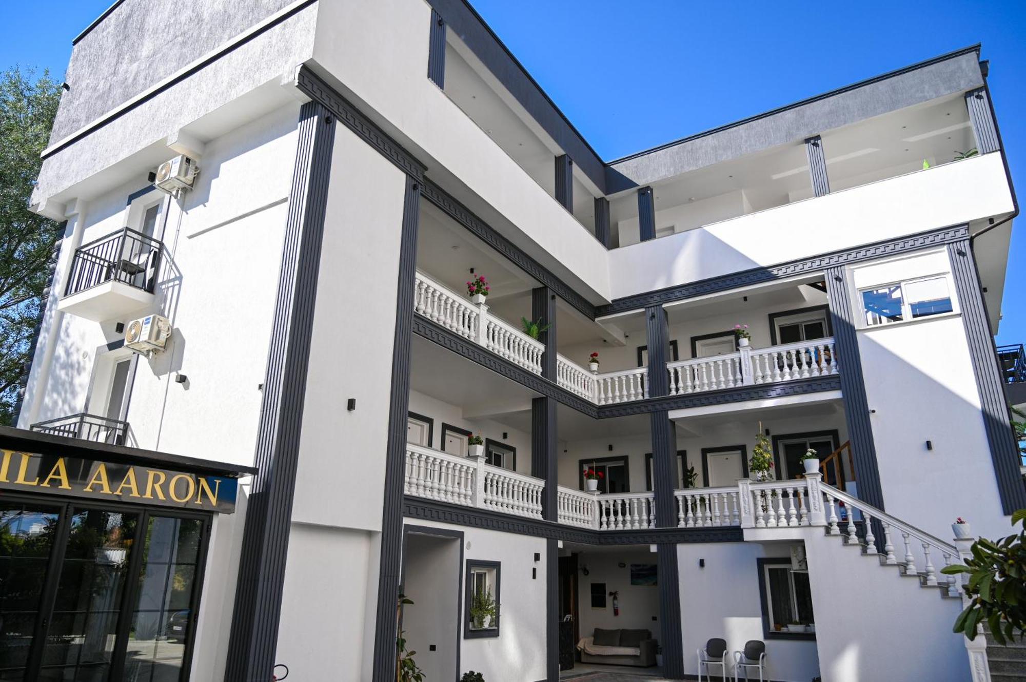 Vila Aaron Durrës Exterior foto