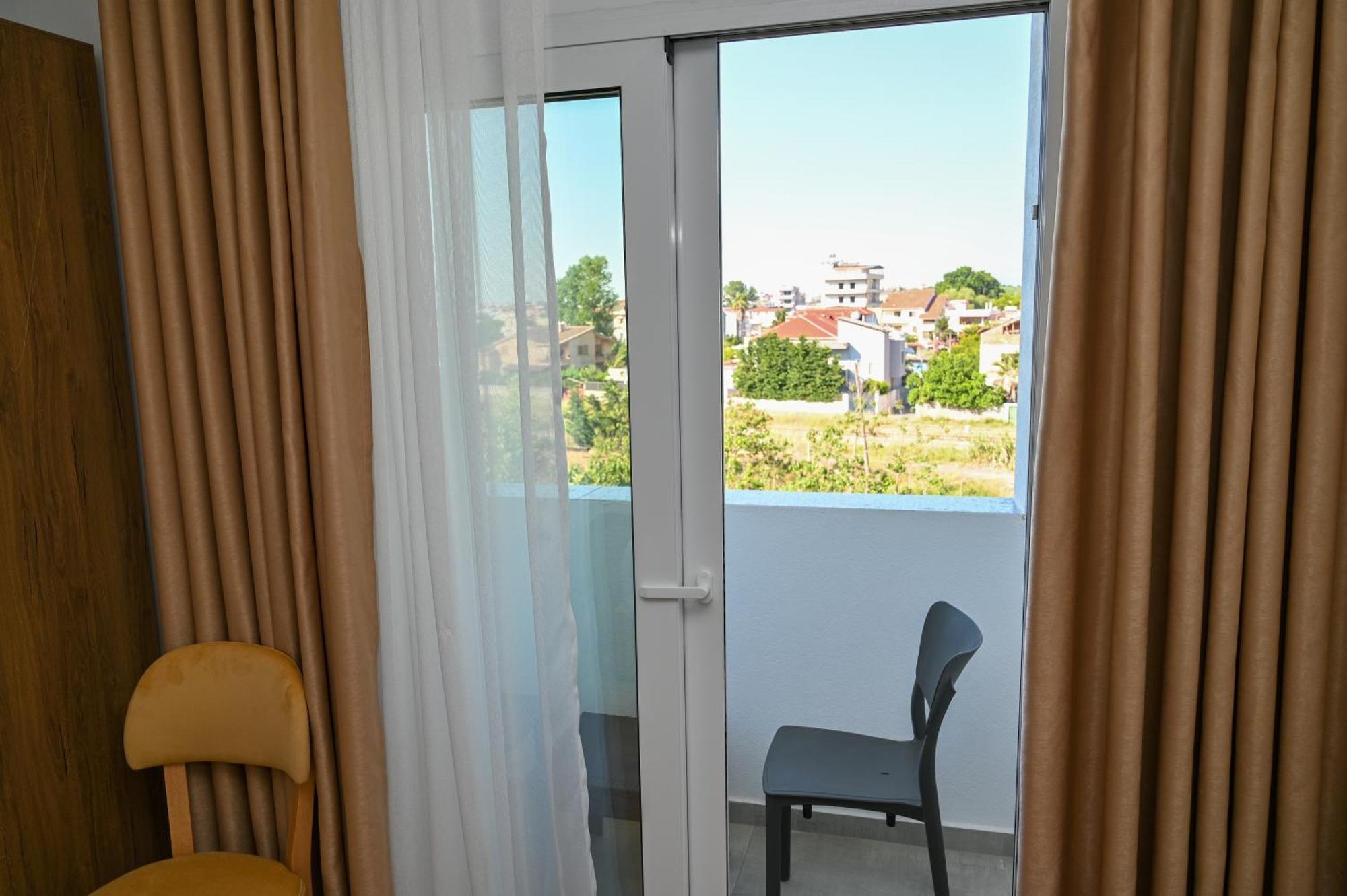 Vila Aaron Durrës Exterior foto